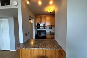 1707 N Prospect Ave, Milwaukee, WI 53202 - Photo 6