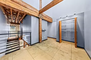 904 E Pearson St, Milwaukee, WI 53202 - Photo 18