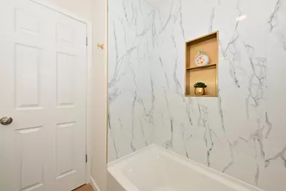 6657 N 53rd St, Milwaukee, WI 53223 - Photo 12