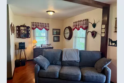 357  Wainwright Ave, Burlington, WI 53105 - Photo 6