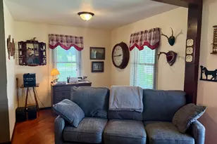 357 Wainwright Ave, Burlington, WI 53105 - Photo 6
