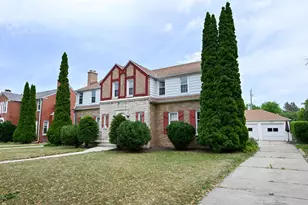 616 N 104th St, Wauwatosa, WI 53226 - Photo 2