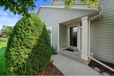 224  Wildflower Cir, Port Washington, WI 53074 - Photo 2