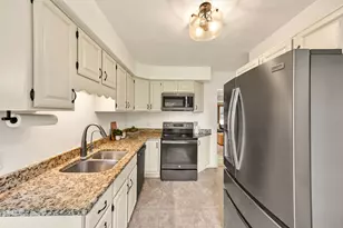 W62N352 Hanover Ave, Cedarburg, WI 53012 - Photo 6