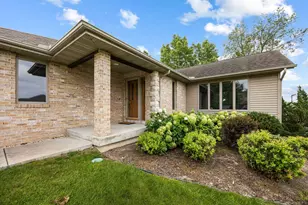1227 W Sherman Ave, Fort Atkinson, WI 53538 - Photo 4