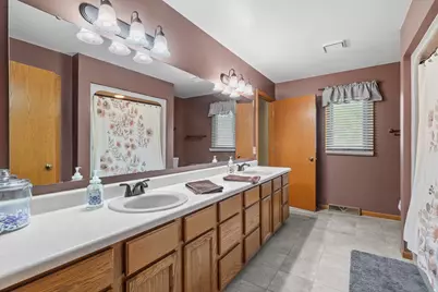4023 N 52nd St, Sheboygan, WI 53083 - Photo 8