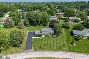 4690 Parkhurst Dr, Brookfield, WI 53045 - Photo 6
