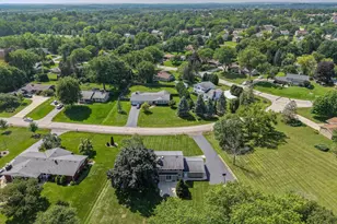 4690 Parkhurst Dr, Brookfield, WI 53045 - Photo 4