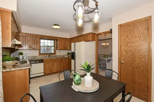 4690 Parkhurst Dr, Brookfield, WI 53045 - Photo 16
