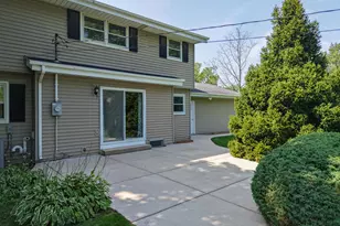 4690 Parkhurst Dr, Brookfield, WI 53045 - Photo 34