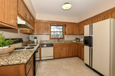 4690  Parkhurst Dr, Brookfield, WI 53045 - Photo 18