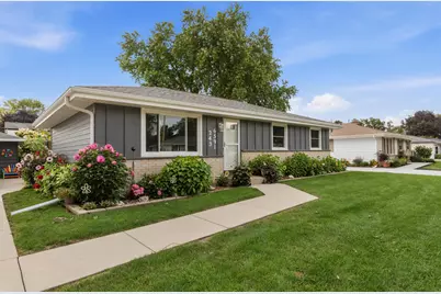 W243N6591  Westhaven Dr, Sussex, WI 53089 - Photo 2