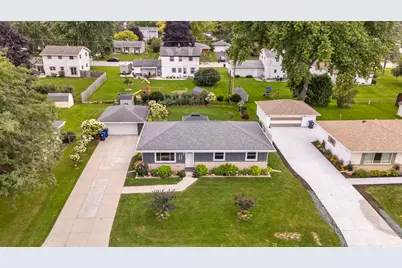 W243N6591  Westhaven Dr, Sussex, WI 53089 - Photo 4