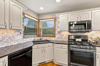714  Audubon Rd, Howards Grove, WI 53083 - Photo 4