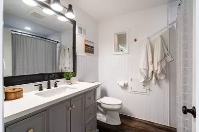 N57W15523  El Camino Dr, Menomonee Falls, WI 53051 - Photo 16