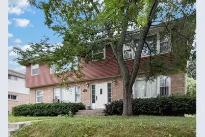 809  John St, Waukesha, WI 53188 - Photo 2