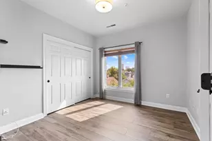 1515 N Van Buren St, Milwaukee, WI 53202 - Photo 12