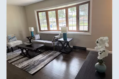 7713 W Verona Ct, Milwaukee, WI 53219 - Photo 4