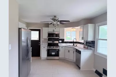 7713 W Verona Ct, Milwaukee, WI 53219 - Photo 8
