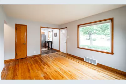 3034 S 68th St, Milwaukee, WI 53219 - Photo 10