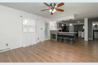 5515 N Shasta Dr, Glendale, WI 53209 - Photo 16