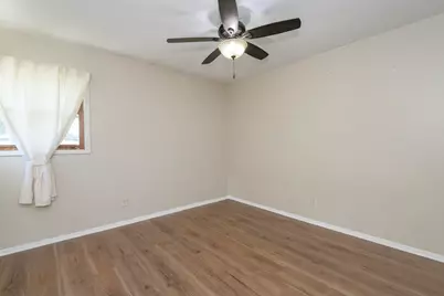 5515 N Shasta Dr, Glendale, WI 53209 - Photo 26