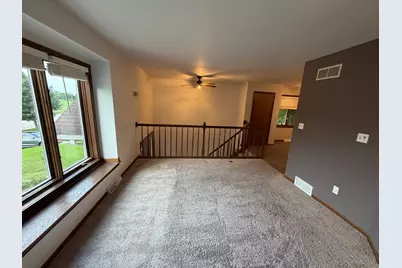 2568  Pebble Valley Rd, Waukesha, WI 53188 - Photo 4