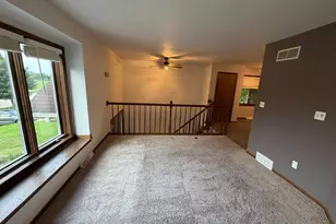 2568 Pebble Valley Rd, Waukesha, WI 53188 - Photo 4