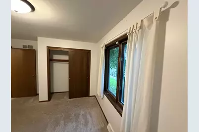 2568  Pebble Valley Rd, Waukesha, WI 53188 - Photo 12