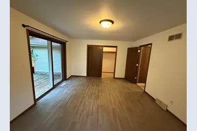 2568  Pebble Valley Rd, Waukesha, WI 53188 - Photo 18
