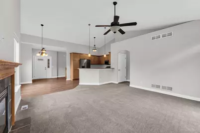 916  Langdon Ct, Racine, WI 53406 - Photo 10