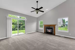 916 Langdon Ct, Racine, WI 53406 - Photo 14