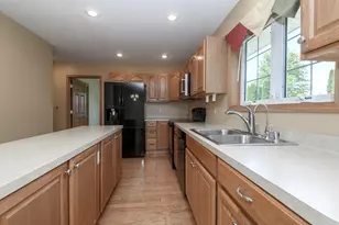 419 Jewel St, Juneau, WI 53039 - Photo 10