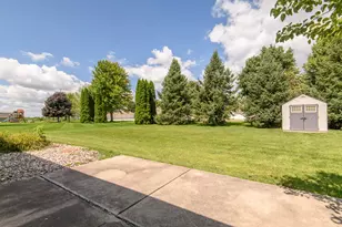 419 Jewel St, Juneau, WI 53039 - Photo 38