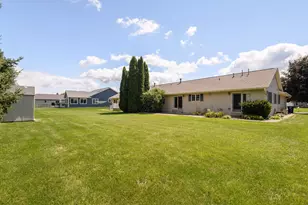 419 Jewel St, Juneau, WI 53039 - Photo 36