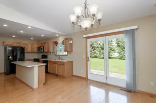 419 Jewel St, Juneau, WI 53039 - Photo 4