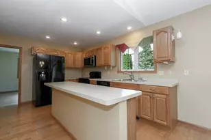 419 Jewel St, Juneau, WI 53039 - Photo 8