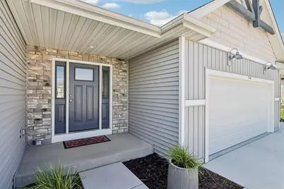 355  Ridgeview Dr, Lake Mills, WI 53551 - Photo 4