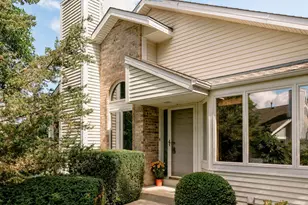 108 E Sutton Pl, Waukesha, WI 53188 - Photo 2