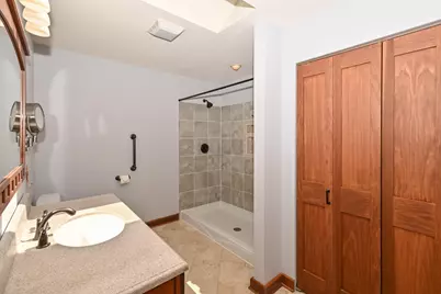 12659 N East Shoreland Dr, Mequon, WI 53092 - Photo 20