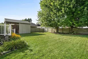 2810 44th St, Two Rivers, WI 54241 - Photo 10