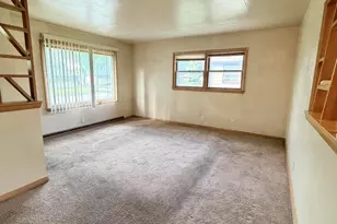 8261 W Daphne St, Milwaukee, WI 53223 - Photo 4