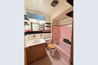 8261 W Daphne St, Milwaukee, WI 53223 - Photo 12