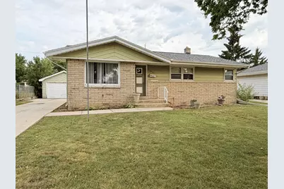 8261 W Daphne St, Milwaukee, WI 53223 - Photo 1
