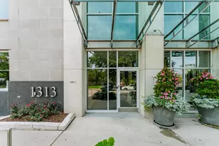 1313 N Franklin Pl, Milwaukee, WI 53202 - Photo 32