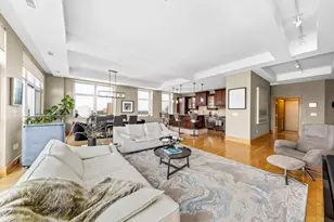 1313 N Franklin Pl, Milwaukee, WI 53202 - Photo 4