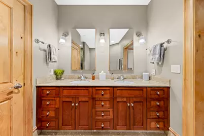 1313 N Franklin Pl #803, Milwaukee, WI 53202 - Photo 24