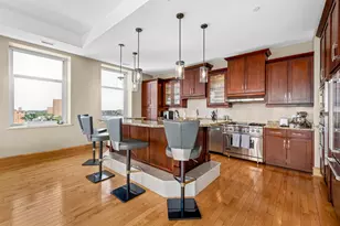 1313 N Franklin Pl, Milwaukee, WI 53202 - Photo 18