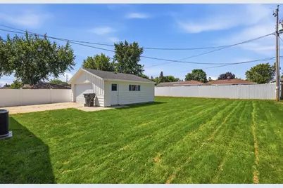 6185 S Merrill Ave, Cudahy, WI 53110 - Photo 16