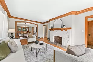 6116 Washington Cir, Wauwatosa, WI 53213 - Photo 4